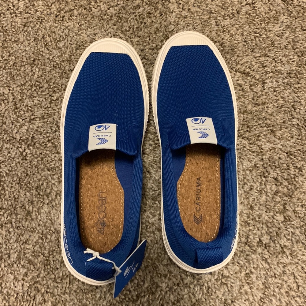 Cariuma sneakers